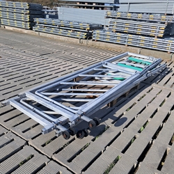 Brukt Cow-welfare fôrfront i 60x60 mm med skrågitter lengde: 3,35–3,80 m L44